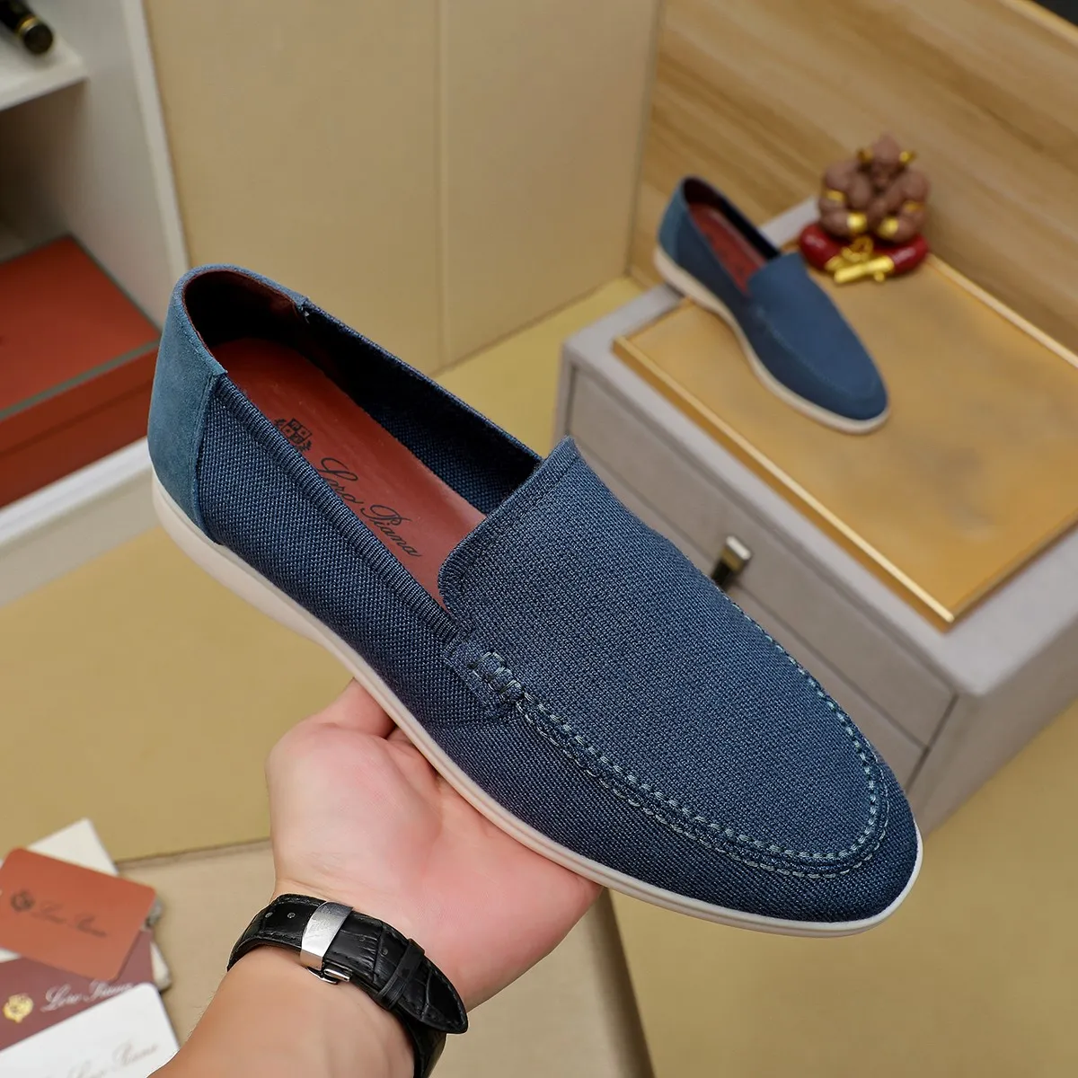 Men's Men's Shoes 💰 400 Loro PIana moccasin made of wish wool fabric. The upper is made of knitted fabric, made on a loom, and then attached to a rubber sole. The Rain System's water-repellent treatment enhances the shoe's functional design, while the suede details give the shoe a sense of elegance and sophistication. Made from Wish, fine wool from Australian and New Zealand Merino sheep 38-44